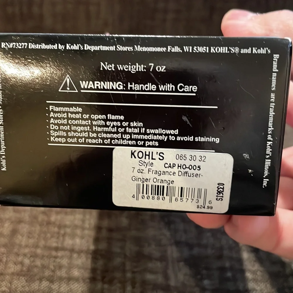 Set of Two Oil Diffusers with Oil - Picture 5 of 11